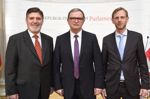 Von links: Verfahrensrichter Ronald Rohrer, Zweiter Nationalratspräsident Karlheinz Kopf (V) und Verfahrensanwalt Andreas Joklik
