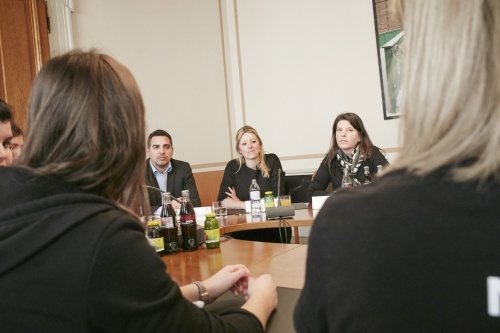 von rechts:  Nationalratsabgeordnete Martina Schenk (T), Nationalratsabgeordnete Katharina Kucharowits (S) und Nationalratsabgeordneter Asdin El Habbassi (V)