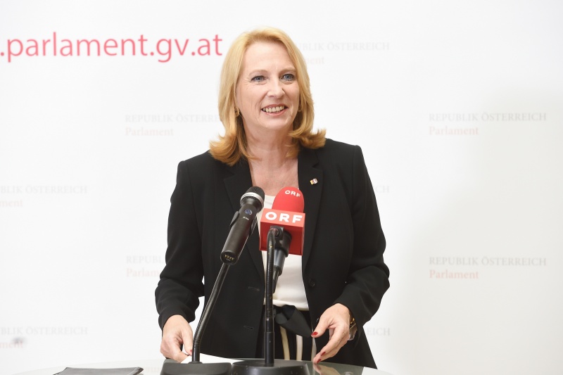 Nationalratspräsidentin Doris Bures (S) bei der Bergrüßung