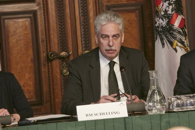 Finanzminister Johann Georg Schelling (V)