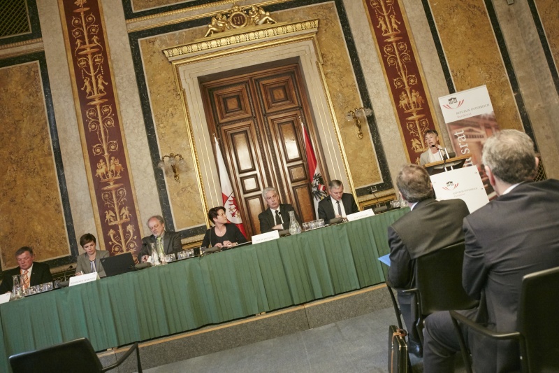 Wortmeldung von Hilde Kössler Hospitz-Palliativ-Forum