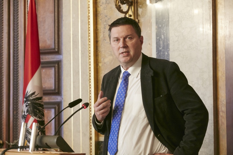 Wortmeldung von Bundesrat Bernhard Rösch (F)