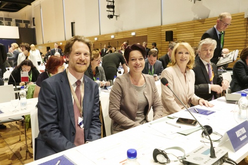 von links: Österreichischer Botschafter in der Slovakei Helfried Carl, Bundesratspräsidentin Sonja Ledl-Rossmann (V), Nationalratspräsidentin Doris Bures (S) UND Parlamentsdirektor Harald Dossi