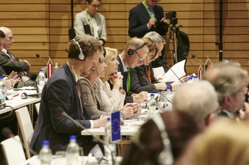 von links: Österreichischer Botschafter in der Slovakei Helfried Carl, Bundesratspräsidentin Sonja Ledl-Rossmann (V), Nationalratspräsidentin Doris Bures (S)