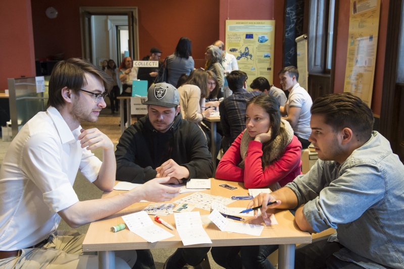 Gruppenarbeit (in den Workshopräumen). Blick Richtung VeranstaltungsteilnehmerInnen