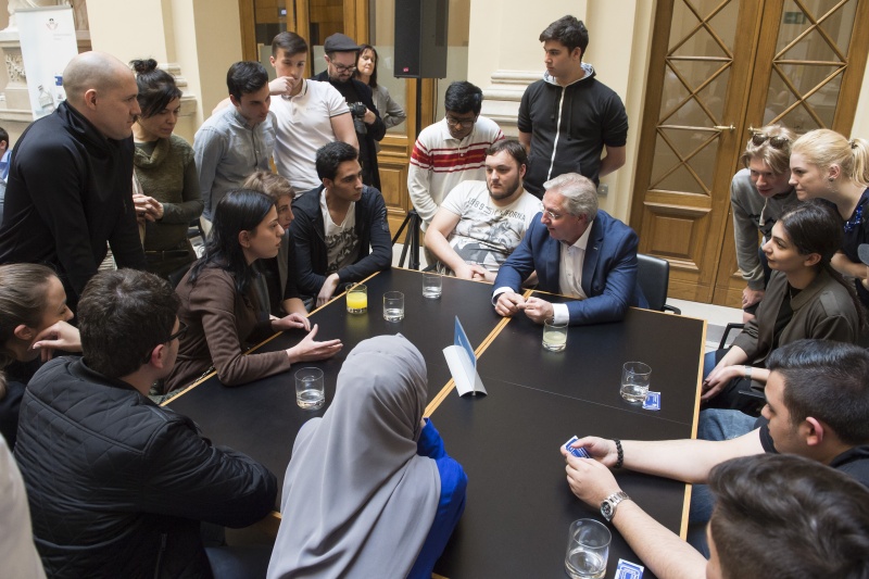 Bundesrat Werner Herbert (F) diskutiert mit den VeranstaltungsteilnehmerInnen