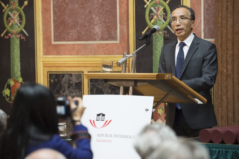 Chinesischer Botschafter Li Xiaosi am Wort