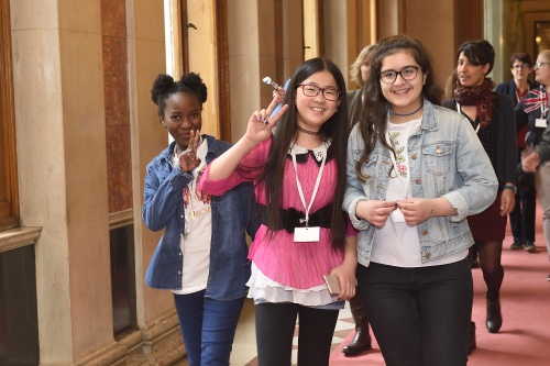 Schülerinnen besuchen anlässlich des Girl's Day das Parlament - Führung durch das Parlamentsgebäude