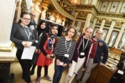 Schülerinnen besuchen anlässlich des Girl's Day das Parlament - Führung durch das Parlamentsgebäude: Historischer Sitzungssaal