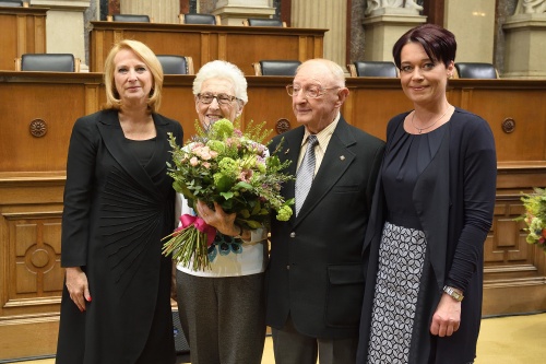 Von links: Nationalratspräsidentin Doris Bures (S), Historikerin und Holocaustüberlebende Gertrude Schneider, Komponist Walter Arlen, Bundesratspräsidentin Sonja Ledl-Rossmann (V)
