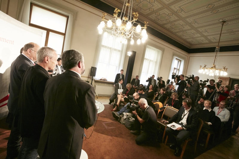 Blick Richtung MedienvertreterInnen