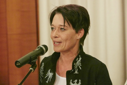 Bundesratspräsidentin Sonja Ledl-Rossmann (V) bei der Begrüßung