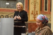 Von links: Nationalratspräsidentin Doris Bures (S) (am Wort) und stellvertretende UN-Generalsekretärin Amina Mohammed
