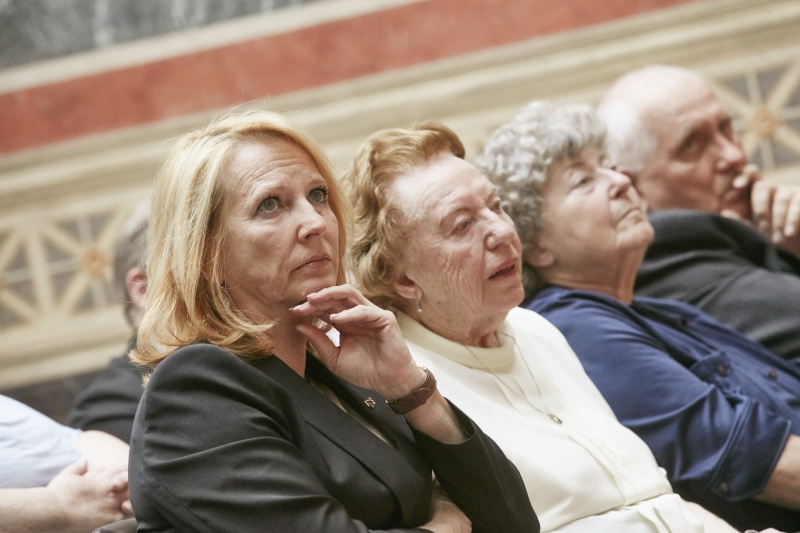 von links: Nationalratspräsidentin Doris Bures (S), Käthe Sasso, Lore Hostasch, Johannes Schwantner ARGE NS-Opferverbände und WiederstandskämpferInnen Österreichs