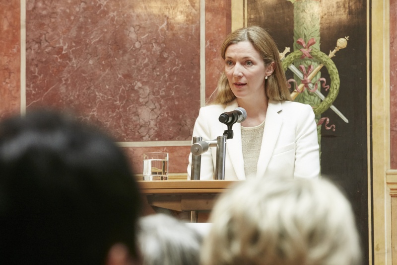 Einleitende Worte durch Cornelia Auer,  Stellvertretende Präsidentin der European Union of Women Austria