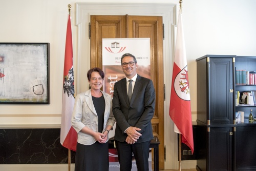 Von links: Bundesratspräsidentin Sonja Ledl-Rossmann (V) und der Südtiroler Landeshauptmann Arno Kompatscher