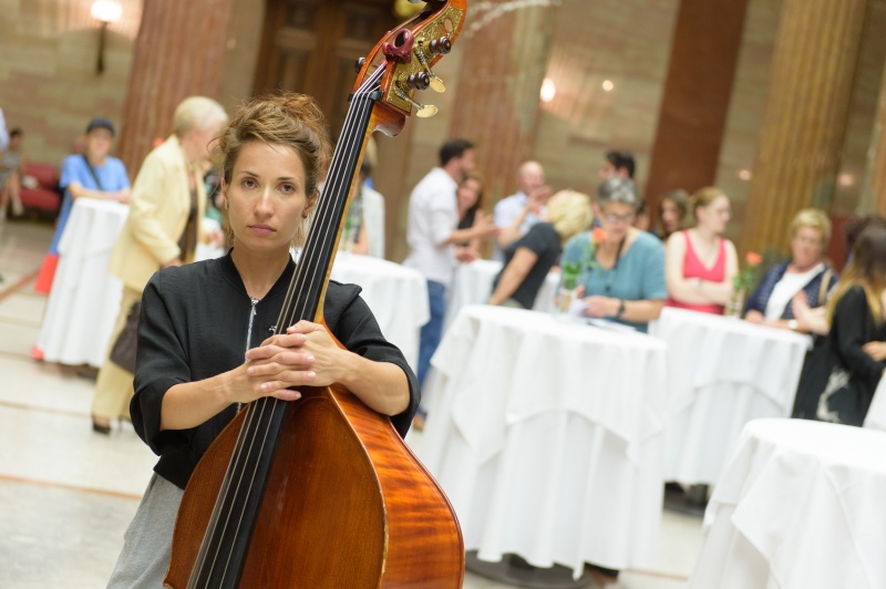 Musikalische Untermalung durch die Gruppe ALMA mit dem CHORUS SINE NOMINE