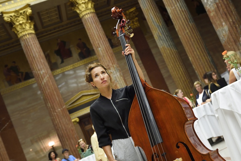 Musikalische Untermalung durch die Gruppe ALMA mit dem CHORUS SINE NOMINE