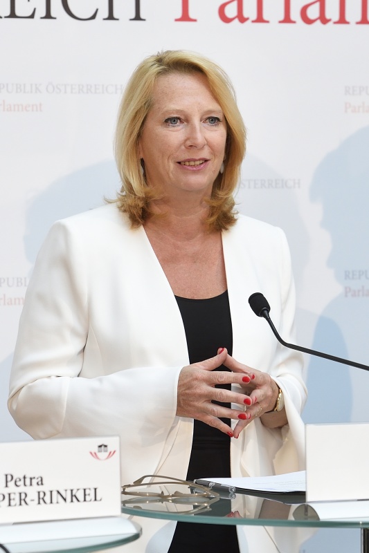 Nationalratspräsidentin Doris Bures (S) am Wort