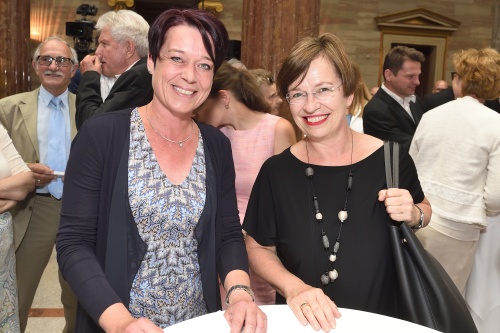 Von links: Bundesratspräsidentin Sonja Ledl-Rossmann (V) und Doris Schmidauer