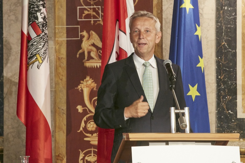 Begrüßung durch Klubobmann Reinhold Lopatka (V)