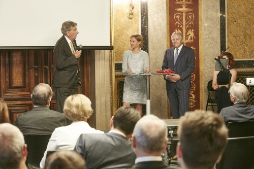 Talkrunde, von rechts: Präsident des Österreichischen Fußball-Bundes Leopold Windtner, Kristina Sprenger und Günter Rhomberg