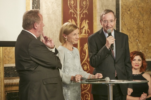 Talkrunde, von rechts: Präsident der Wirtschaftskammer Christoph Leitl (am Wort), Kristina Sprenger und Patientenombudsmann Franz Bittner