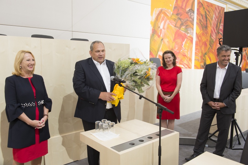 Von links: Nationalratspräsidentin Doris Bures (S), Projektleiter Burghauptmannschaft Robert Neunteufel , Architektin Bettina Bauer-Hammerschmidt und Projektleiter Burghauptmannschaft Reinhold Sahl