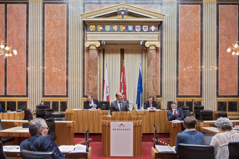 Bundesratsmitglied Christian Poglitsch (V) am Rednerpult