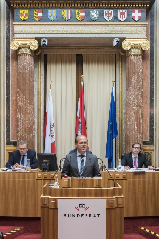 Bundesratsmitglied Christian Poglitsch (V) am Rednerpult