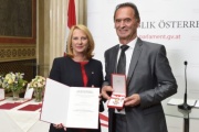 Von links: Nationalratspräsidentin Doris Bures (S), Nationalratsabgeordneter Gabriel Obernosterer (V)