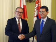 Von links: Zweiter Nationalratspräsident Karlheinz Kopf (V) mit dem stellvertretenden Parlamentspräsident Veroljub Arsić