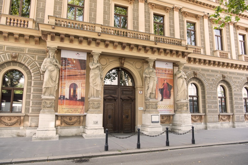 Zutritt zum Palais Epstein - Bibliothek
