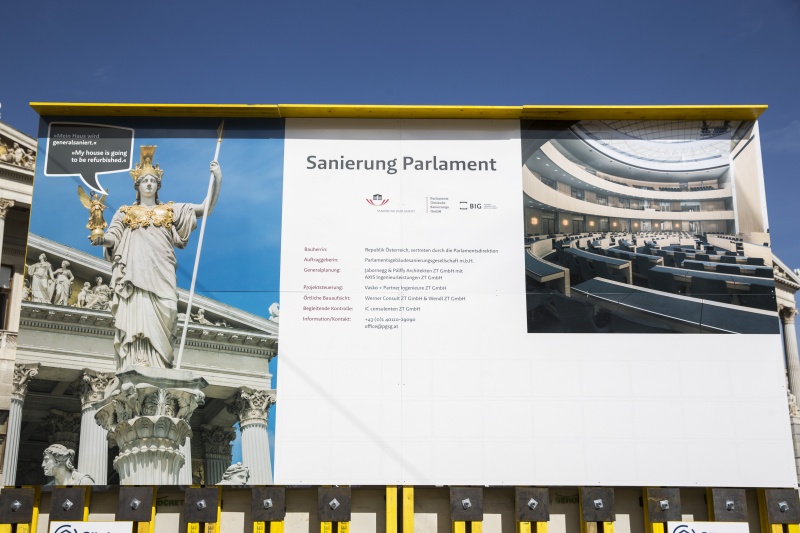 Blick auf die Bautafel