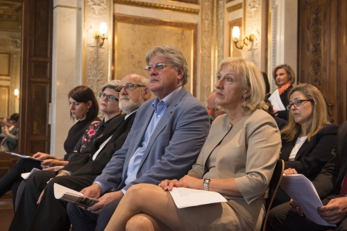 Erste Reihe von rechts: Bundesratsvizepräsidentin Ingrid Winkler (S), Bundesrat Stefan Schennach (S), Gottfried Marckhgott, Bettina Fernsebner-Kokert