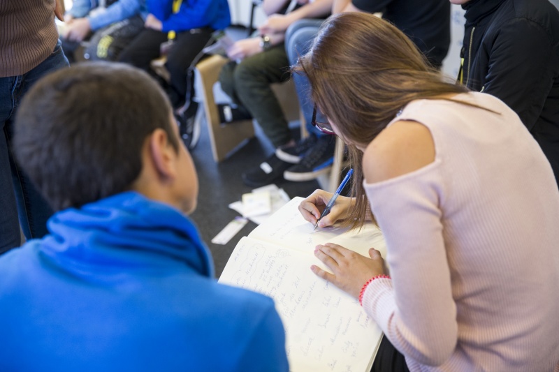 SchülerInnen informieren sich über den Weg eines Gesetzes von der Idee bis zur Verabschiedung