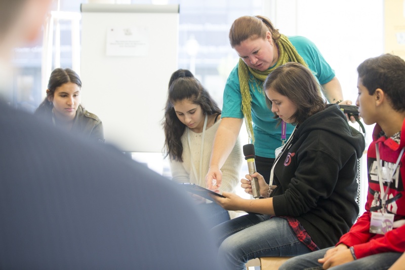 SchülerInnen informieren sich über den Weg eines Gesetzes von der Idee bis zur Verabschiedung