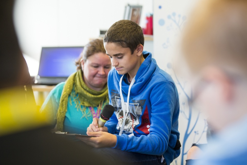 SchülerInnen informieren sich über den Weg eines Gesetzes von der Idee bis zur Verabschiedung