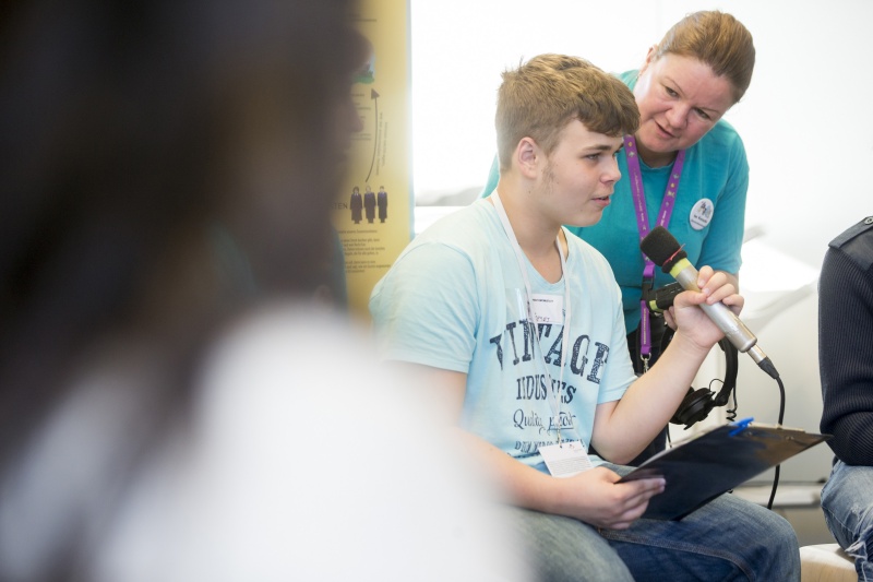 SchülerInnen informieren sich über den Weg eines Gesetzes von der Idee bis zur Verabschiedung