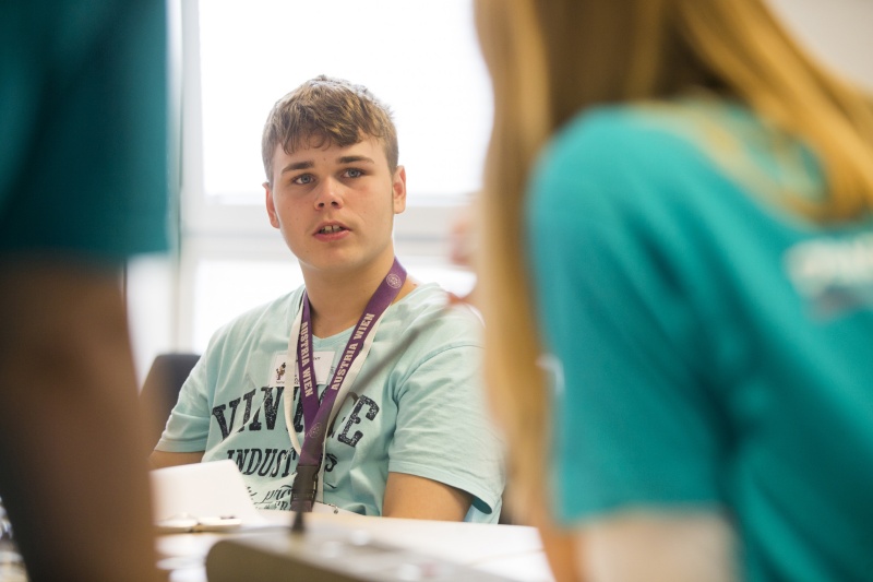 SchülerInnen informieren sich über den Weg eines Gesetzes von der Idee bis zur Verabschiedung