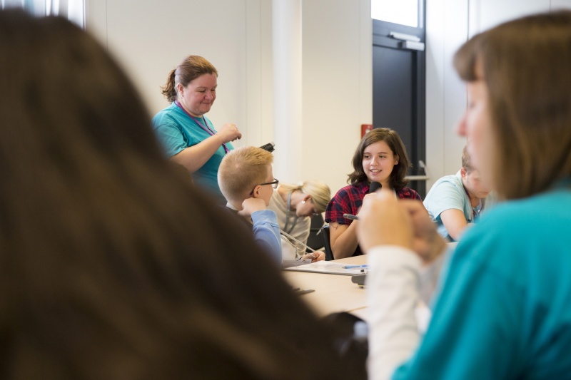 SchülerInnen informieren sich über den Weg eines Gesetzes von der Idee bis zur Verabschiedung