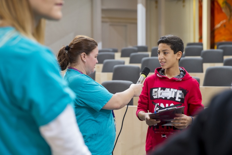 SchülerInnen informieren sich über den Weg eines Gesetzes von der Idee bis zur Verabschiedung