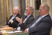 Am Podium von links: Univ.-Prof. Dr. Ernst Bruckmüller (Institut für Österreichkunde), Buchautor Univ. Prof. Dr. Walter Lukan, Prof. Dr. Arnold Suppan (ÖAW)