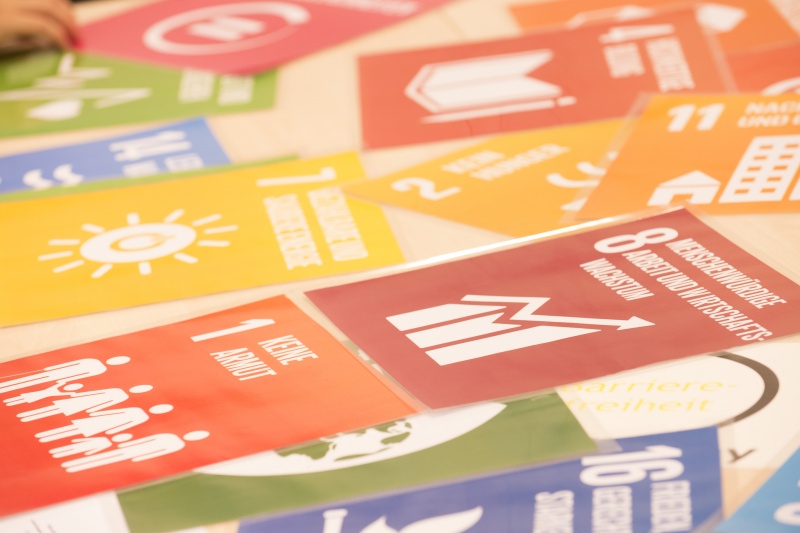 Diskussionsrunde mit Jugendlichen zum Thema "Wie schaffen wir die bessere Einbindung von Kindern und Jugendlichen, um die Sustainable Developement Goals (SDGs) in Österreich umzusetzen?"
