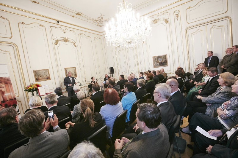 Begrüßung durch Bundesratspräsident Edgar Mayer (V)