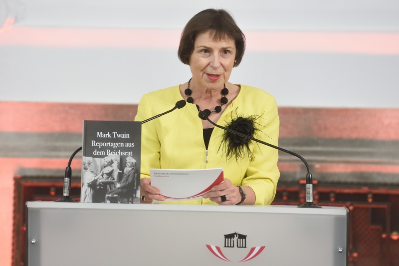 Einführende Worte durch die Leiterin der Parlamentsbibliothek Elisabeth Dietrich-Schulz