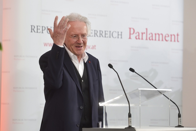 Lesung von Hermann Beil