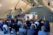 Staatssekretär Harald Mahrer (V) bei seiner Rede im Rahmen des Symposiums  'Digitalisierung und Demokratie'. Blick Richtung VeranstaltungsteilnehmerInnen