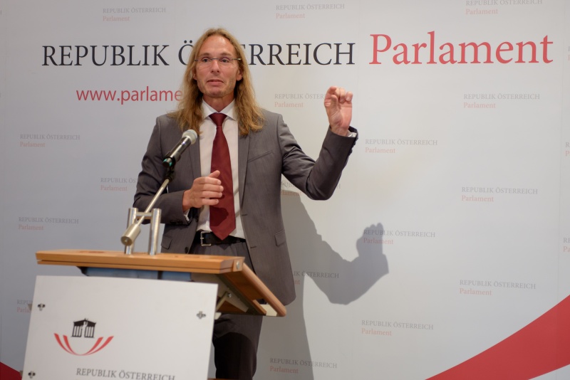 Christian Swertz bei seinem Vortrag zum Thema „Die Erziehung des Souveräns als Aufgabe der Medienbildung“