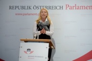 Ulrike Huemer bei ihrem Vortrag zum Thema „E-Government im Zeitalter der Digitalisierung“